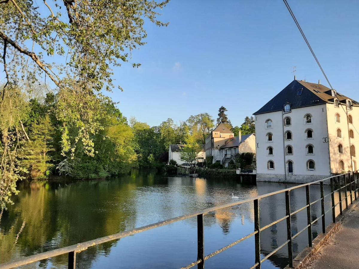 Dans Moulin Au Bord De L'Eau, Appartement Chaleureux Saint-Pryvé-Saint-Mesmin المظهر الخارجي الصورة